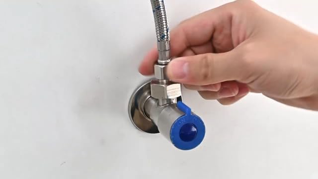 Bathroom Sink Faucet 4 Inch 2 Handle Centerset Brushed Gold Lead-Free Modern Bathroom Faucet Vanity Faucet with Pop-up Drain Stopper and Supply Hoses