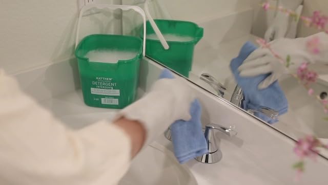Matthew Red&Green&Blue Detergent and Sanitizing Cleaning Bucket 3 Quart Cleaning Pail,Set of 3 Square Containers,Built-In Spout w/Handle,Wash Rinse Sanitize Handwash Bucket,Incl.3Pcs Microfiber Cloths