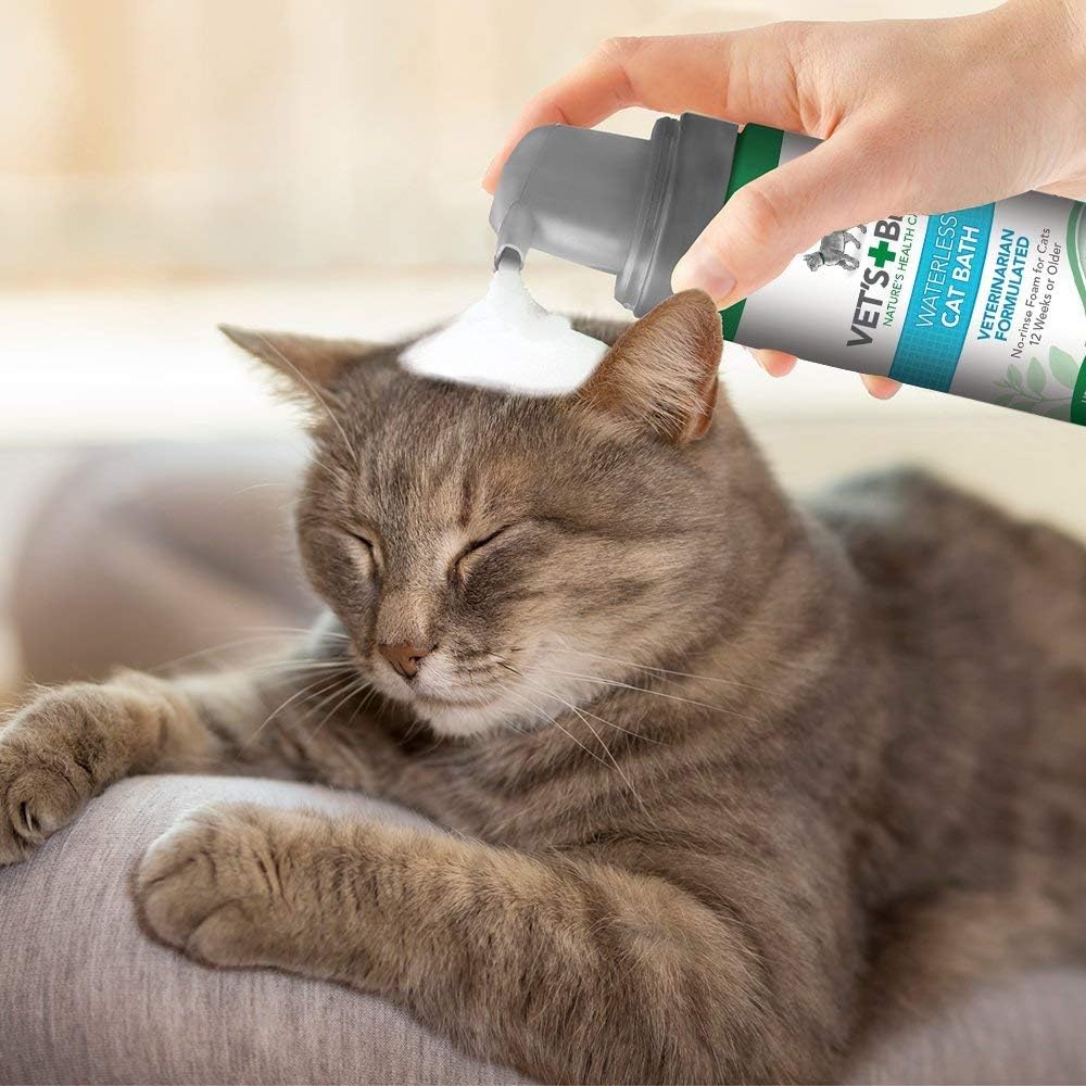 Vet's Best Waterless Cat Bath Dry Shampoo, No-Rinse Formula, 4 oz