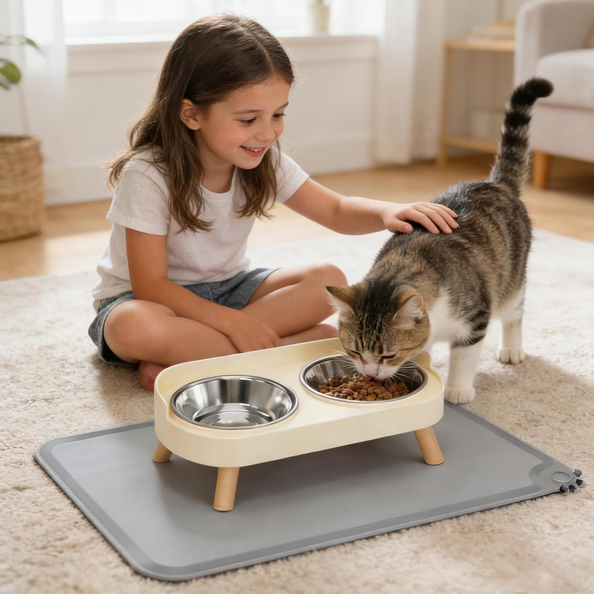 Elevated Cat Bowls with Food Mat, Splash Proof Anti Vomiting Raised Cat Food and Water Bowl Set, 2 Stainless Steel Dishes for Cats and Puppy, Pet Bowl for Indoor Cats White