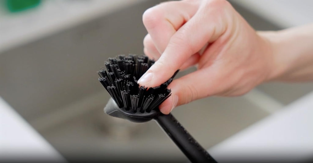 Earth & Mango Magnetic Dish Brush & Scraper, Snaps to Sink, Onyx Black